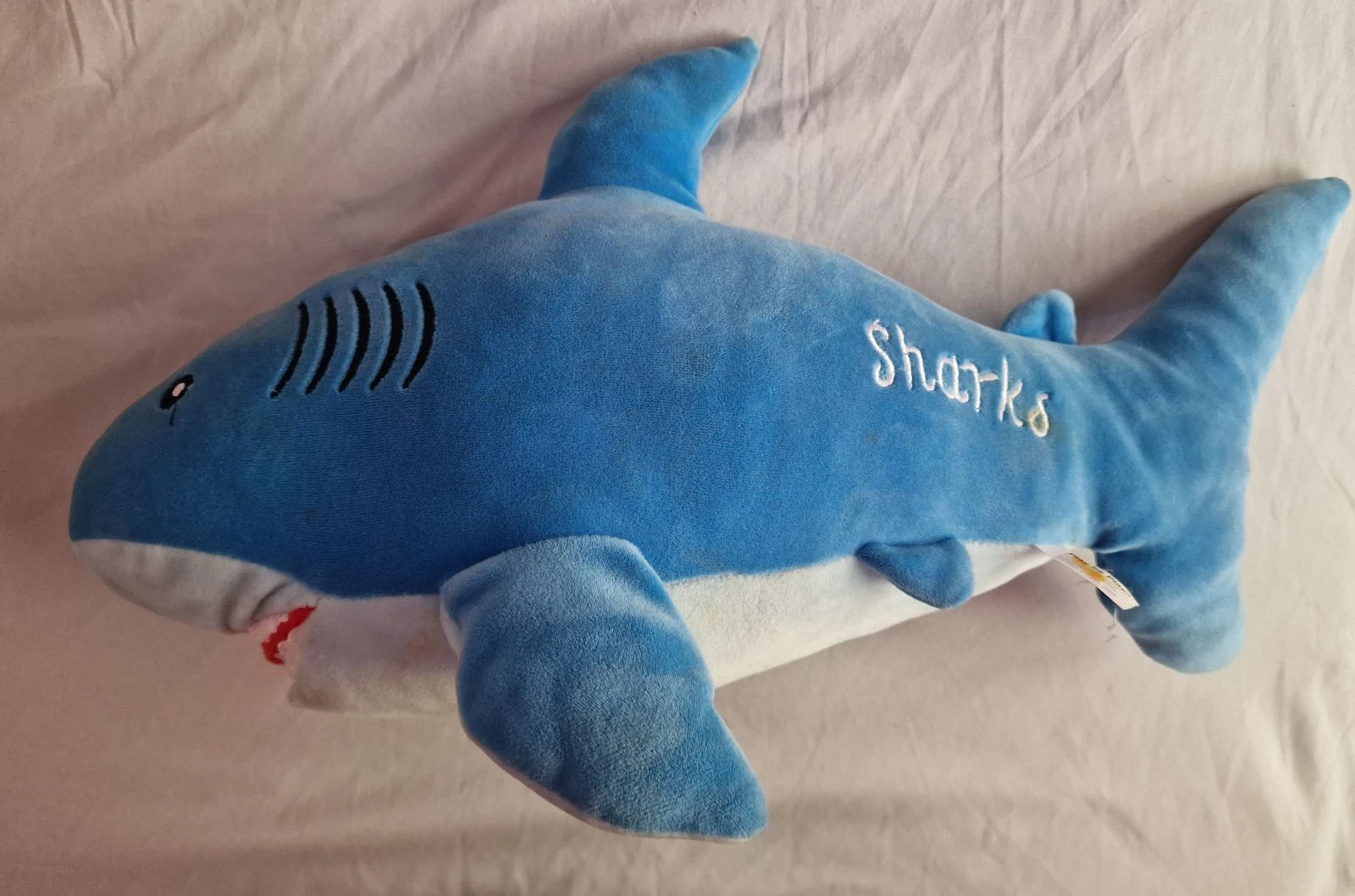 Peluche de tiburón azul grande de 45 cm